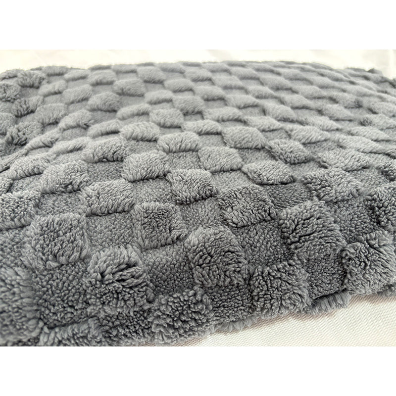 Minqi (suede jacquard) small square velvet pattern Width 180cm-240cm g weight 220-320g/m^2 1/ roll Starting batch 2 tons Comfortable coral velvet solid color