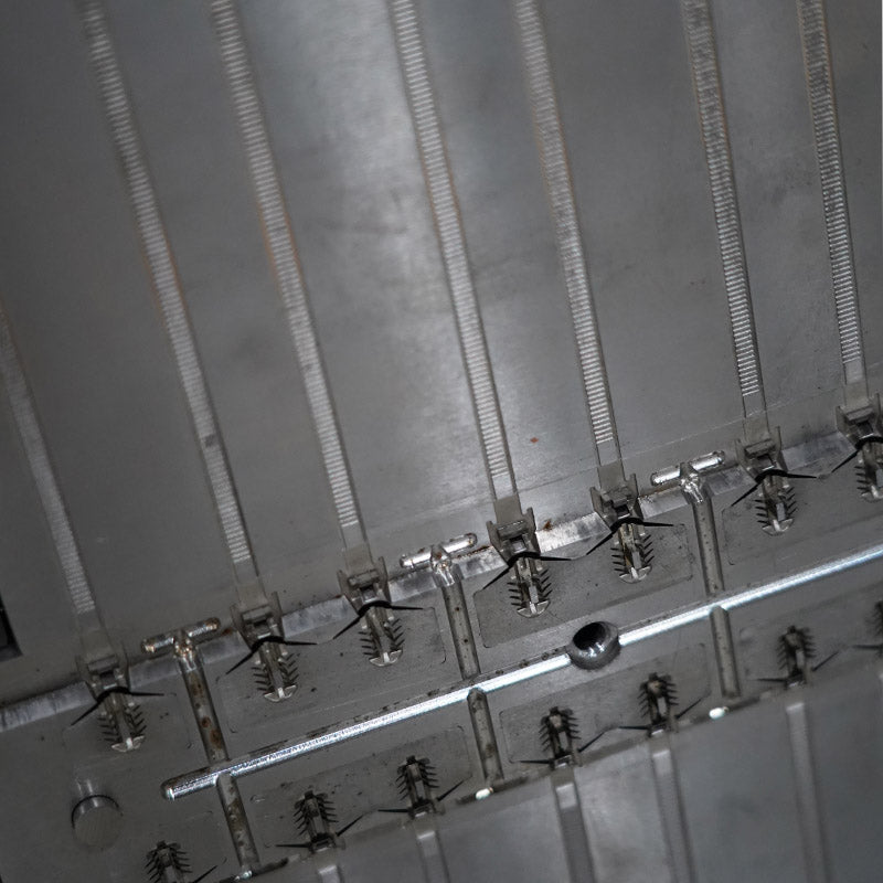 LEQINGHUANGRONG  Fir type cable tie mould (threaded head cable tie) 5.5*150  Pin type car ties are sturdy and durable