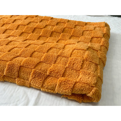 Minqi (suede jacquard) gingham pattern  Width 180cm-240cm g weight 220-320g/m^2  1/ roll Starting batch 2 tons  Soft skin warm