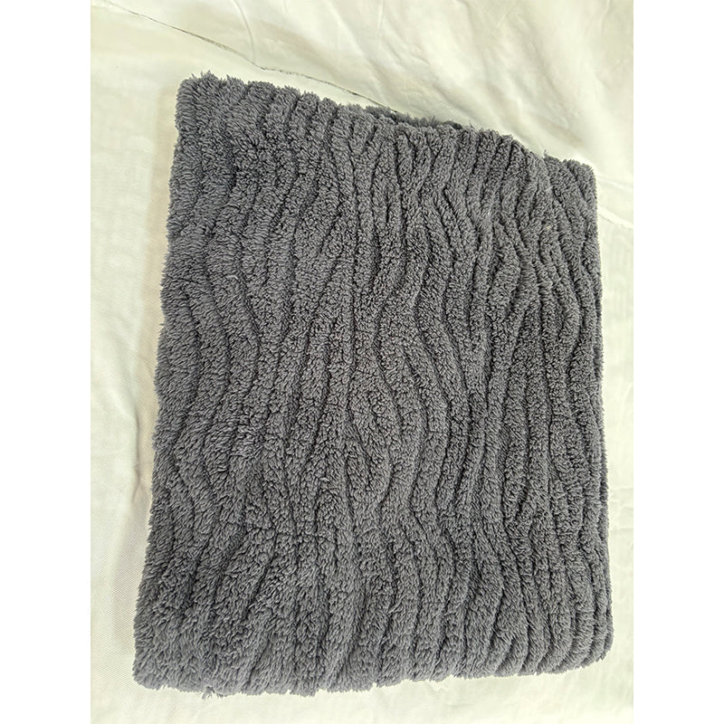 Minqi (suede jacquard) bark pattern Width 180cm-240cm g weight 220-320g/m^2 1/ roll Starting batch 2 tons  Thickened water absorbent home